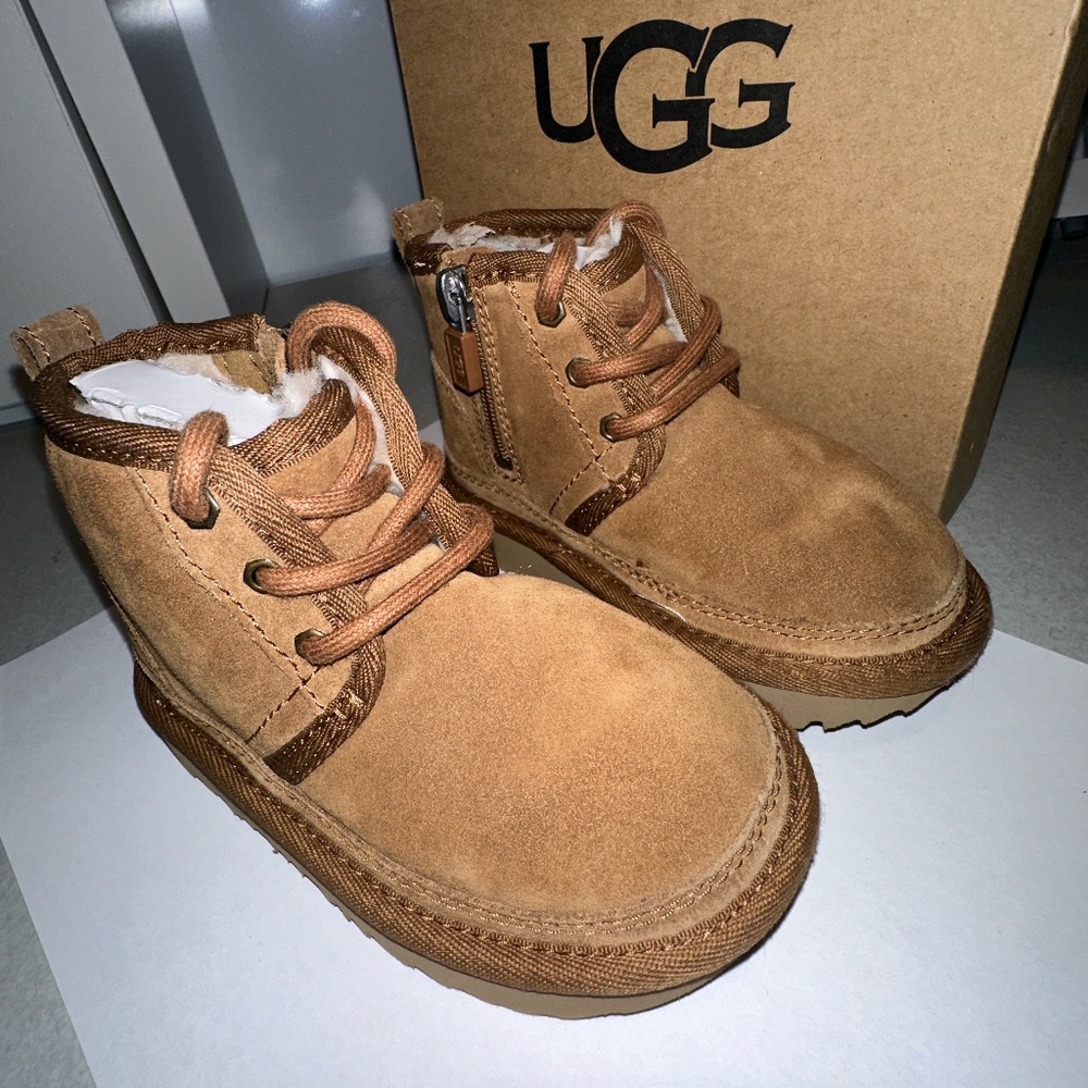 UGG new T Neumel II Chestnut Suede Boots Size 7 Toddler-never worn
